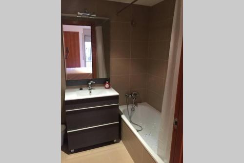 Ένα μπάνιο στο APARTAMENTO construcción nueva BARCELONA - CALELLA