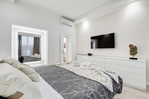 BMGA l The White Crown Apartment in Testaccio