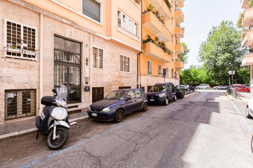 BMGA l The White Crown Apartment in Testaccio