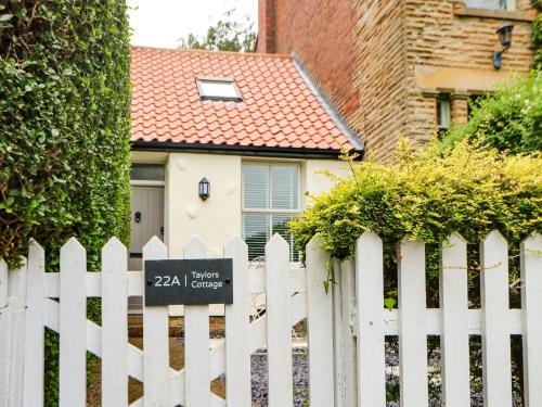 22A Taylors Cottage – Photos 3