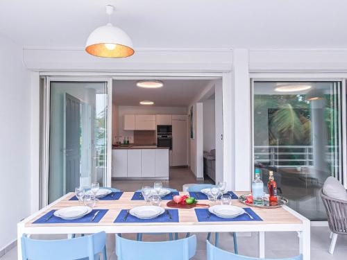 Cuisine ou kitchenette dans l'établissement Villa Lili