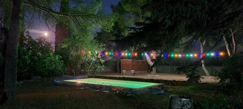 Photo de la galerie de l'établissement Roulotte dans l'Aude, à Trausse