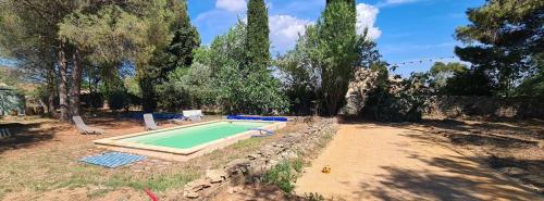 Photo de la galerie de l'établissement Roulotte dans l'Aude, à Trausse