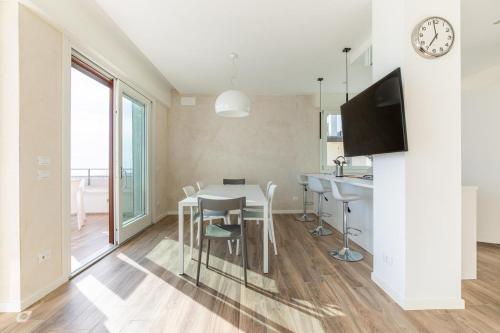 Gallery image of Beachfront Penthouse with private parking in Camaiore