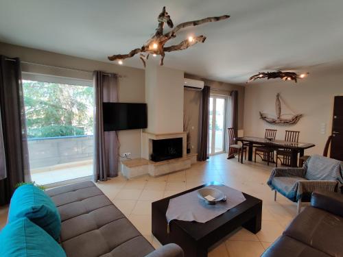 Quiet luxury apartment near city center and port