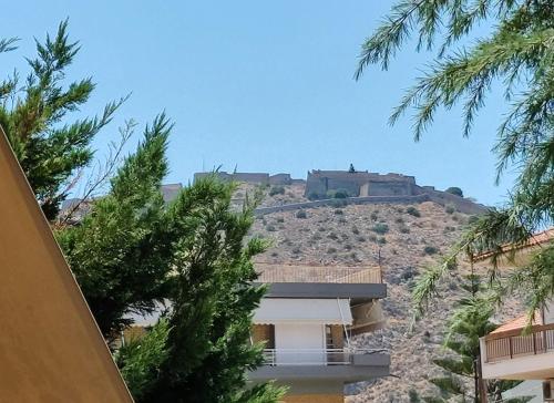 Quiet luxury apartment near city center and port