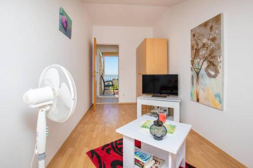 Apartment Klaic - Magic sea view