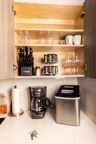 Modern and Luxurious Brickell Studio photo 21