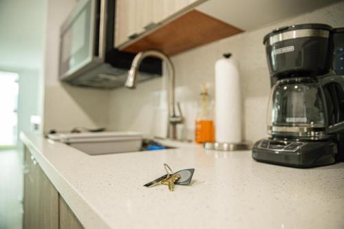 Modern and Luxurious Brickell Studio photo 22