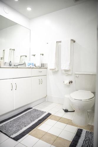 Modern and Luxurious Brickell Studio photo 25
