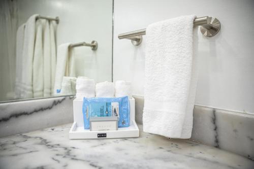 Modern and Luxurious Brickell Studio photo 4