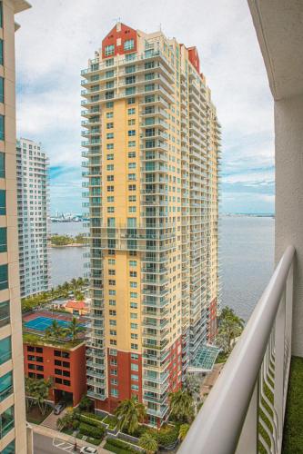 Modern and Luxurious Brickell Studio photo 31