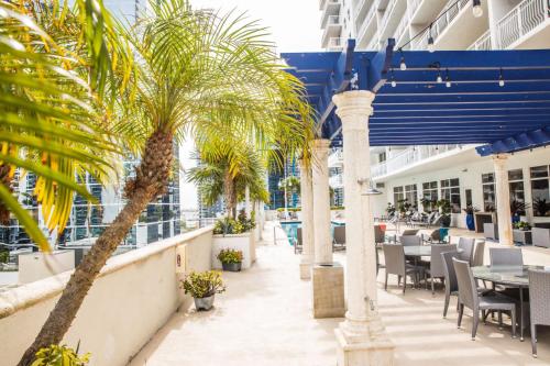 Modern and Luxurious Brickell Studio photo 8