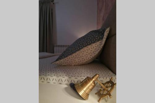 Säng eller sängar i ett rum på Vila Sidef Mamaia Nord se închiriază integral