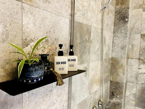 Un baño de Côn Đảo House