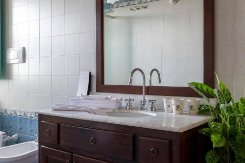 A bathroom at Residence Serristori