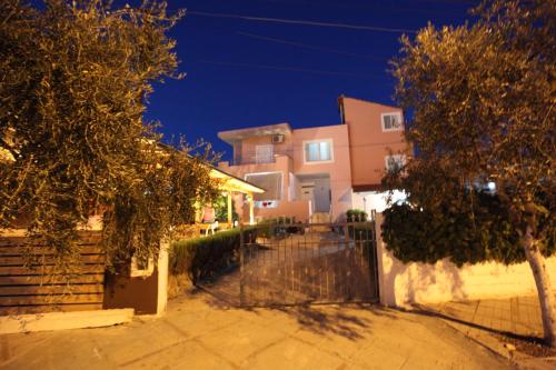 Vila Elmazi Fa & Fe - Image 7