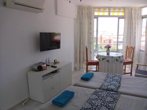Sunny studio in Piscis building