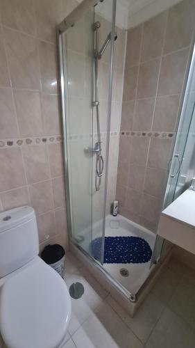 Bilik mandi di Machico Comfort