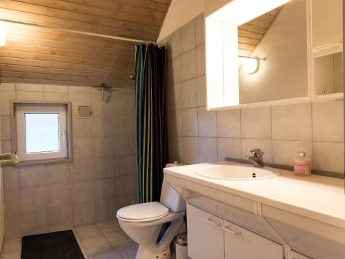 Koupelna v ubytování Holiday home Fanø CXIX
