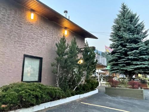 Destination Inn Radium Destination INN, Radium Hot Springs (updated prices 2025)