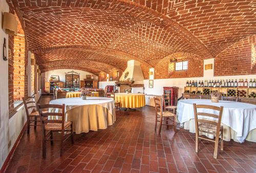 Reštaurácia alebo iné gastronomické zariadenie v ubytovaní Marchesi Incisa Winery Lodge