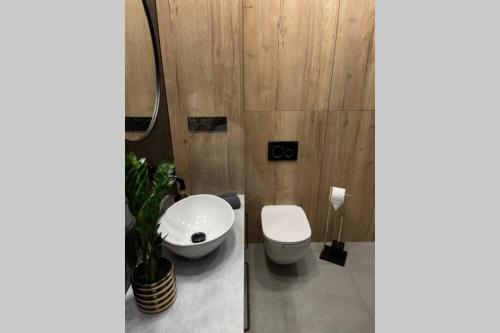Koupelna v ubytování Apartament Manufaktura z bezpłatnym parkingiem