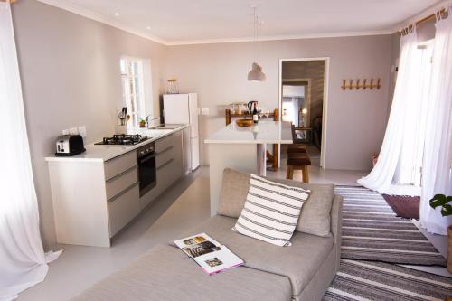 Gallery image of Spacious and light Kalk Bay Garden Apartment in Kalk Bay