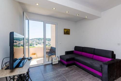 Spacious 80m2 place, great views:-) 2 bedrooms !