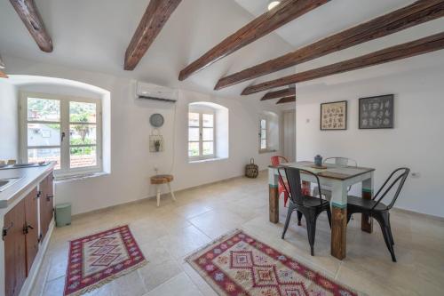 Gallery image of Apartments Oliva in Risan