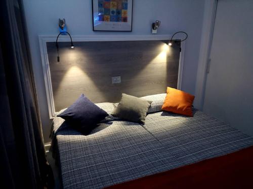 Una cama o camas en una habitación de Maspalomas Bungalow C I