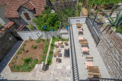 Gallery image of Apartments Oliva in Risan
