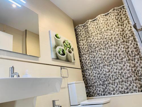A bathroom at Viveiro Centro