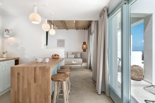 Area soggiorno di Santo Bloom Luxury Villas