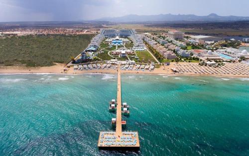 LIMAK CYPRUS DELUXE RESORT & SPA & Beach Club & Casino (Cipru de Nord  Famagusta) - Booking.com