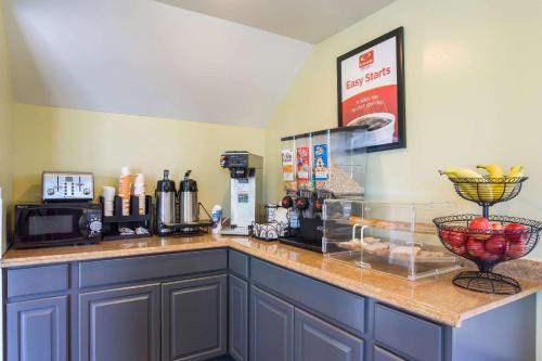 Køkken eller tekøkken på Econo Lodge Gallatin - Metro Nashville