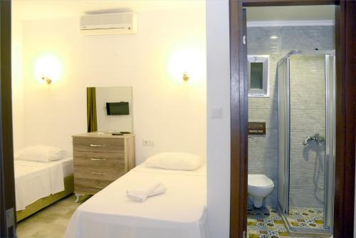 Phòng tắm tại Gumbet Hotel