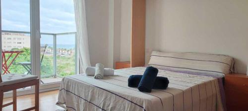 Fotografia z galérie ubytovania Apartamento en primera línea de mar con piscina v destinácii Cubelles