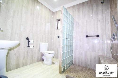Ένα μπάνιο στο 42 Upon Williams Guesthouse