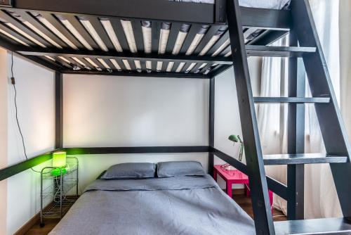 Katil atau katil-katil dalam bilik di LyonPaulBert