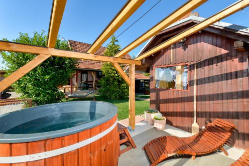 Πισίνα στο ή κοντά στο Holiday Home Dika