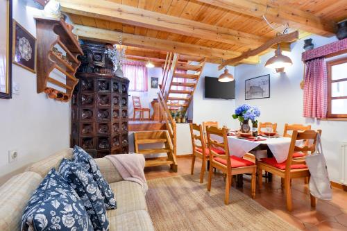 Χώρος καθιστικού στο Holiday Home Dika