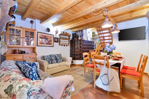 Χώρος καθιστικού στο Holiday Home Dika