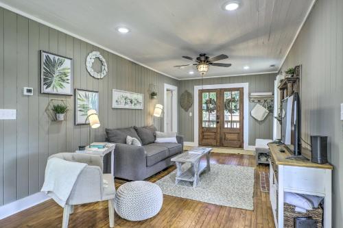 Chic Carrollton Cottage with Updated Interior! – Photos 5