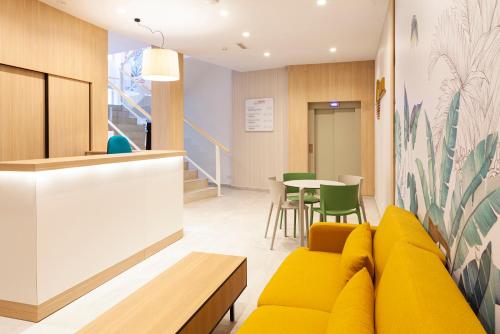 Гостиная зона в Apartamentos Mayal con Piscina