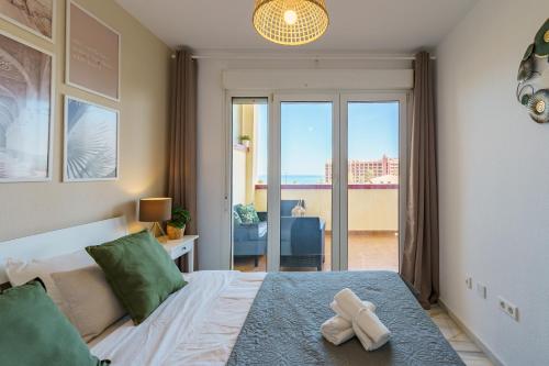 Chic Beachfront Flat with Amazing Sea Views and Private Indoor Parking