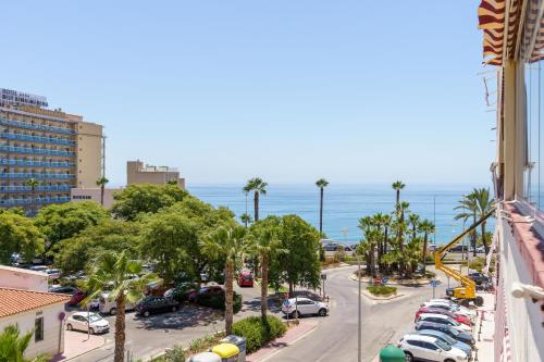 Chic Beachfront Flat with Amazing Sea Views and Private Indoor Parking