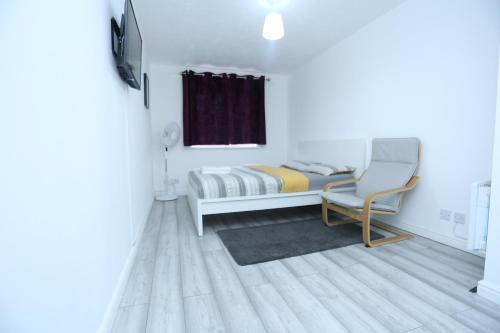 Ruang duduk di Modern 2 Bedroom Flat, with Free Parking, and WIFI