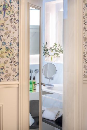 Fotografie z fotogalerie ubytování Hotel Cambon v Paříži