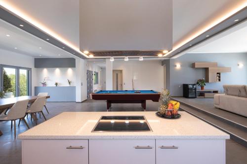 Η κουζίνα ή μικρή κουζίνα στο Five Stars Villa